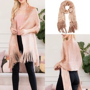 Rustic fringed scarf